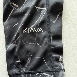 Kiava Black Marble Leggings
